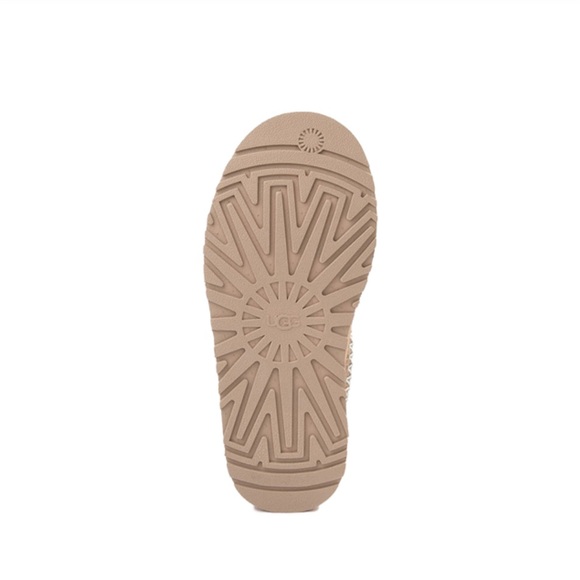 Ugg Tazz Slipper Sand 1143776K  GS size+1/1.5=womens size - Picture 8 of 10